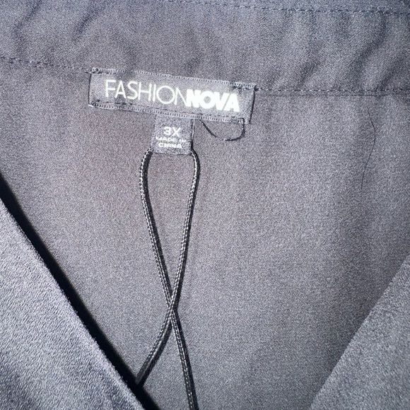 Elegant off the shoulder Black Blouse with gold chain straps - Picture 2 of 3